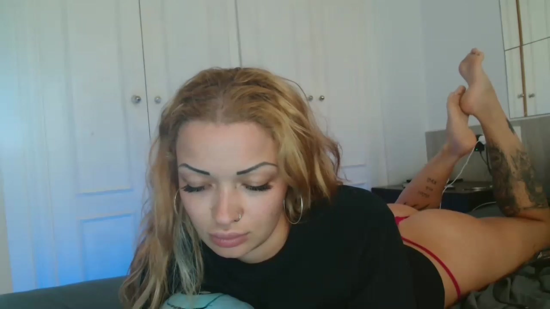 Gallery image thumbnail from Red_Ange1's myfreecams stream on, 05/03/2023, 15:48 image 17 of 20