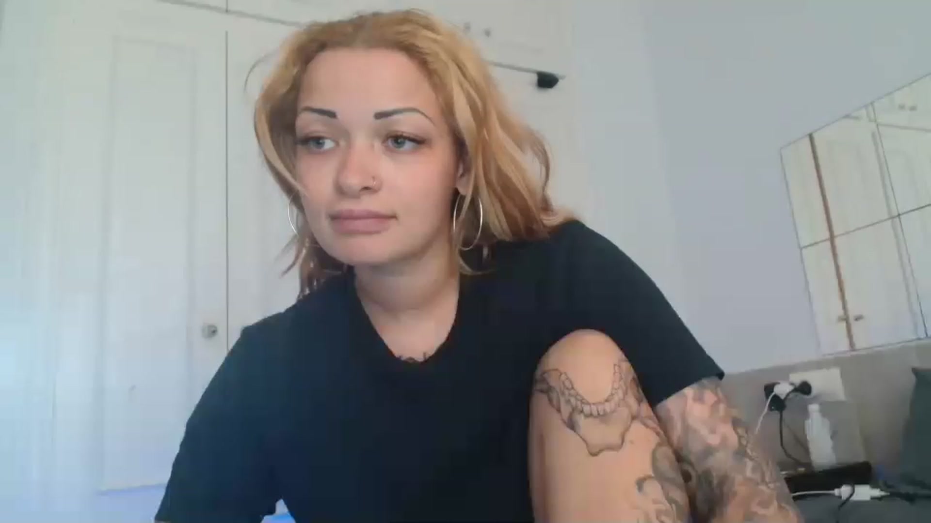 Gallery image thumbnail from Red_Ange1's myfreecams stream on, 05/03/2023, 15:48 image 7 of 20
