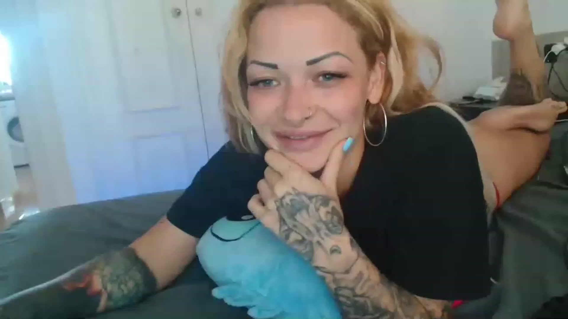 Gallery image thumbnail from Red_Ange1's myfreecams stream on, 05/03/2023, 15:48 image 3 of 20