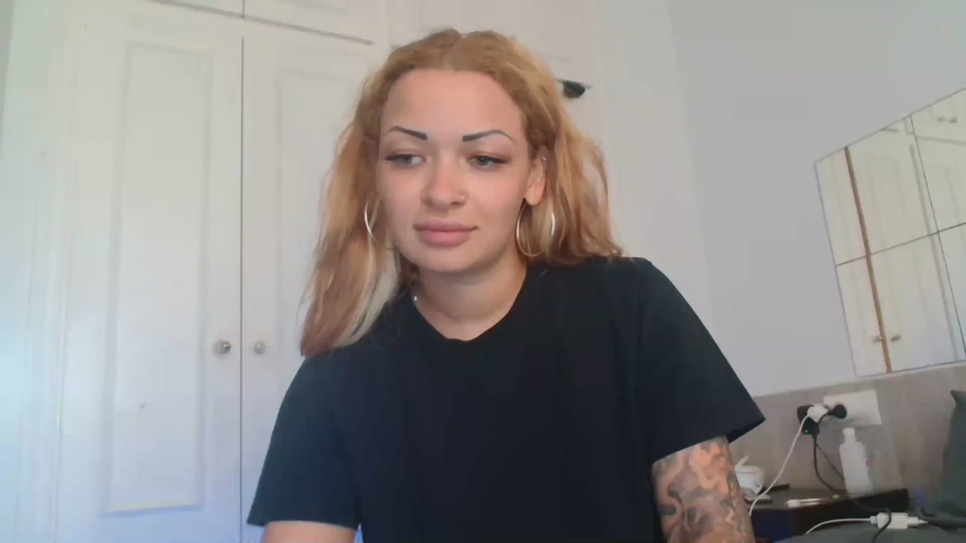 Gallery image thumbnail from Red_Ange1's myfreecams stream on, 05/03/2023, 15:48 image 11 of 20