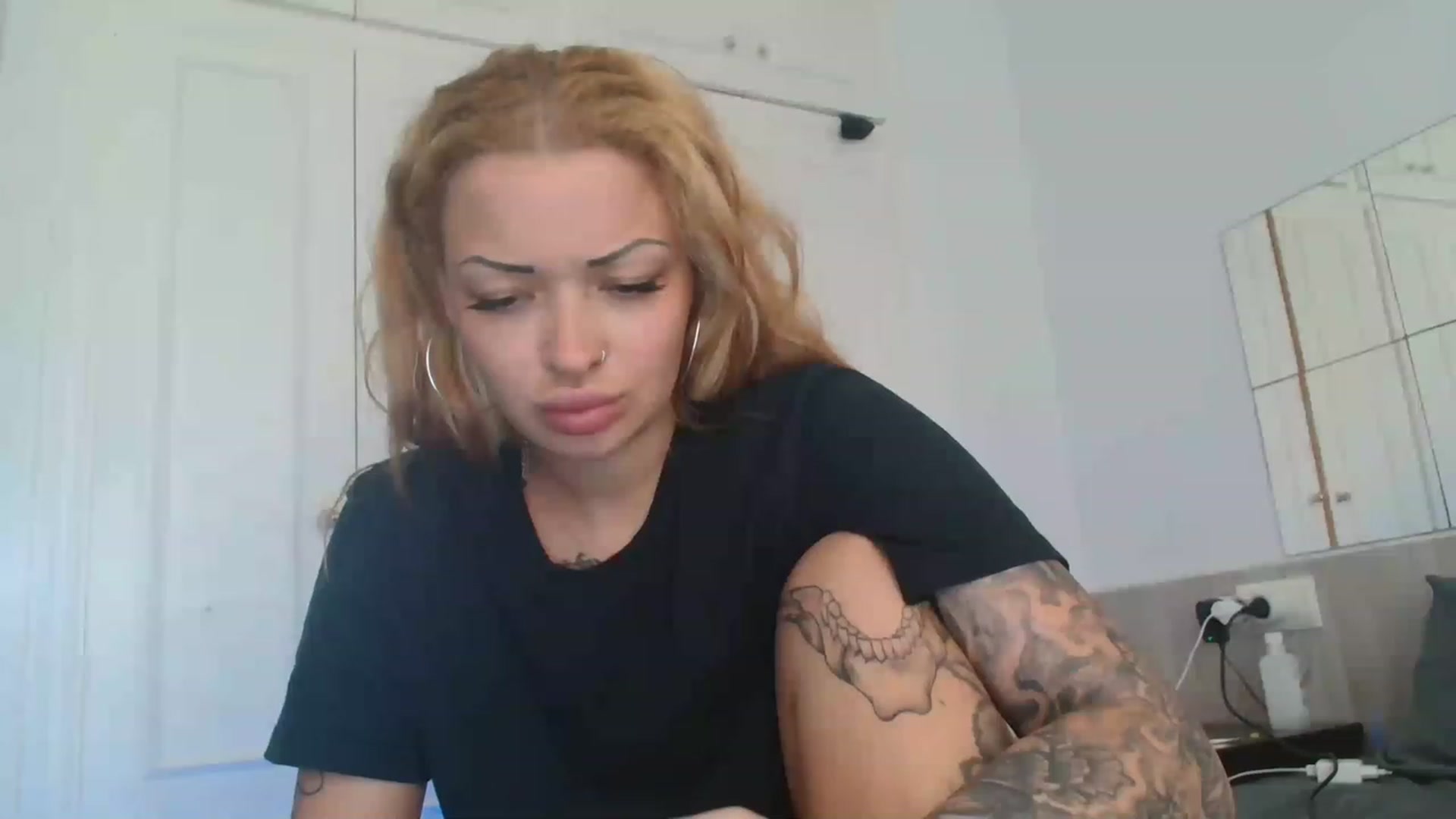 Gallery image thumbnail from Red_Ange1's myfreecams stream on, 05/03/2023, 15:48 image 8 of 20