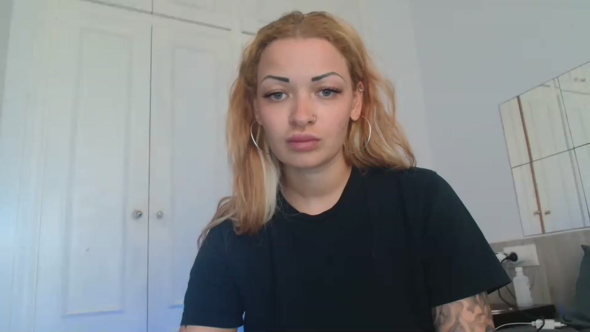 Gallery image thumbnail from Red_Ange1's myfreecams stream on, 05/03/2023, 15:48 image 12 of 20