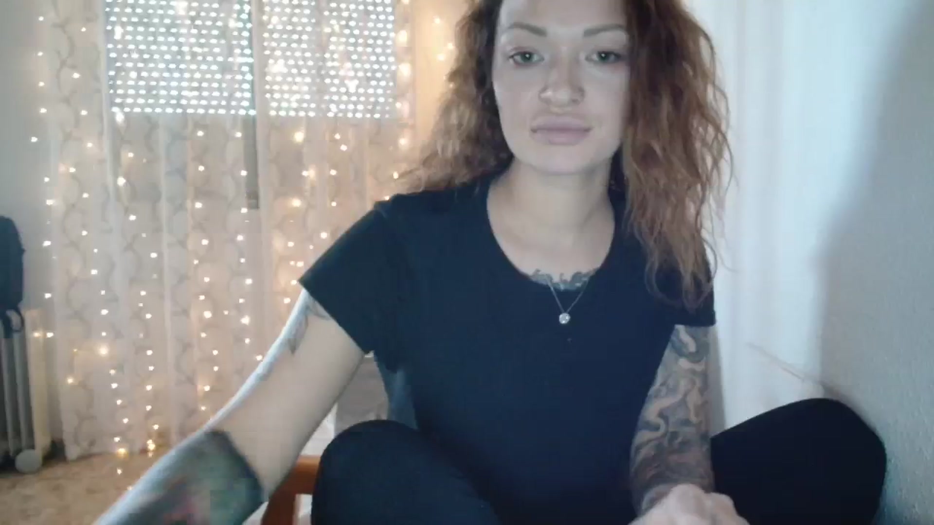 Gallery image thumbnail from Red_Ange1's myfreecams stream on, 01/08/2024, 17:01 image 13 of 20