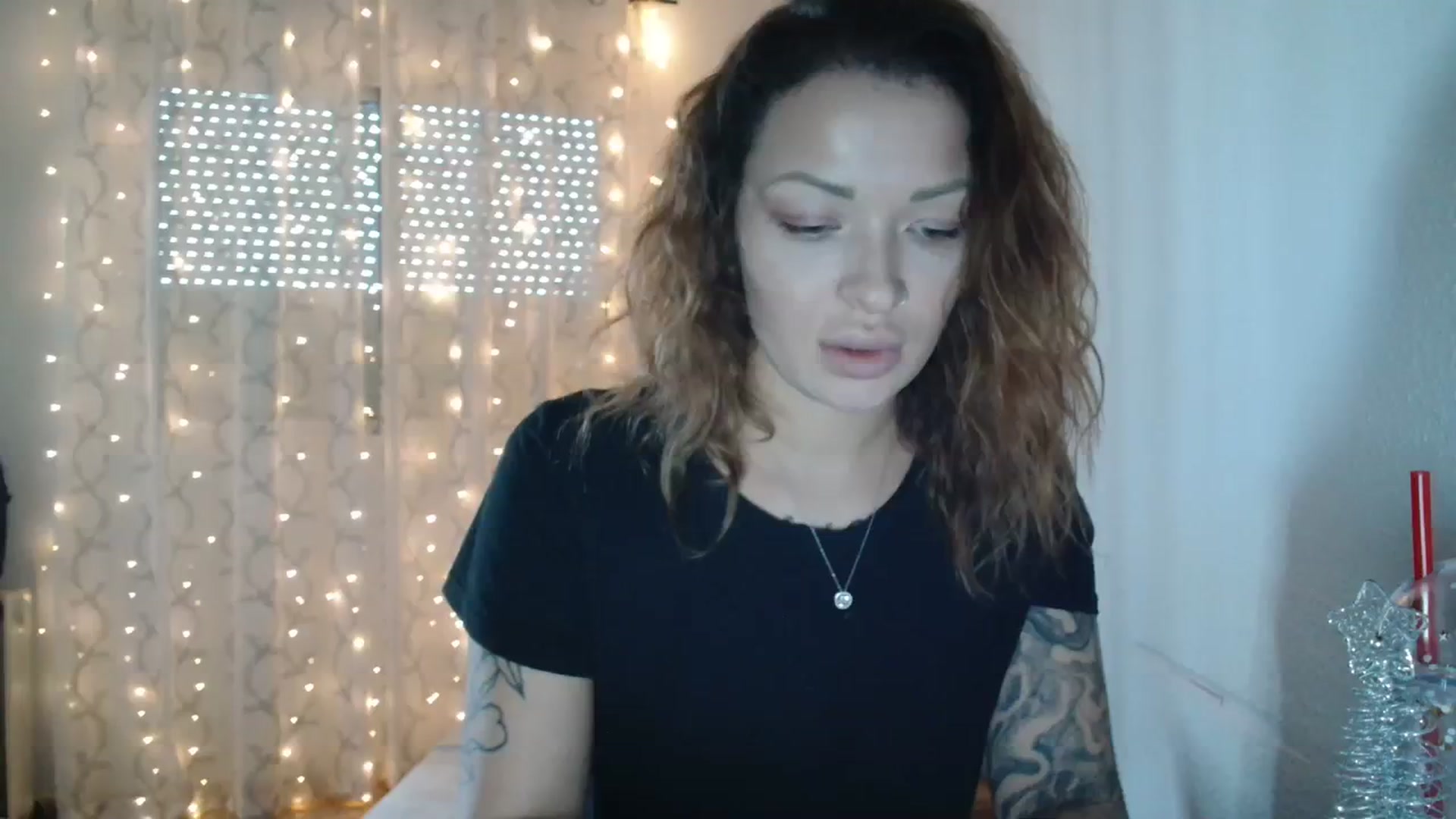 Gallery image thumbnail from Red_Ange1's myfreecams stream on, 01/08/2024, 17:01 image 16 of 20