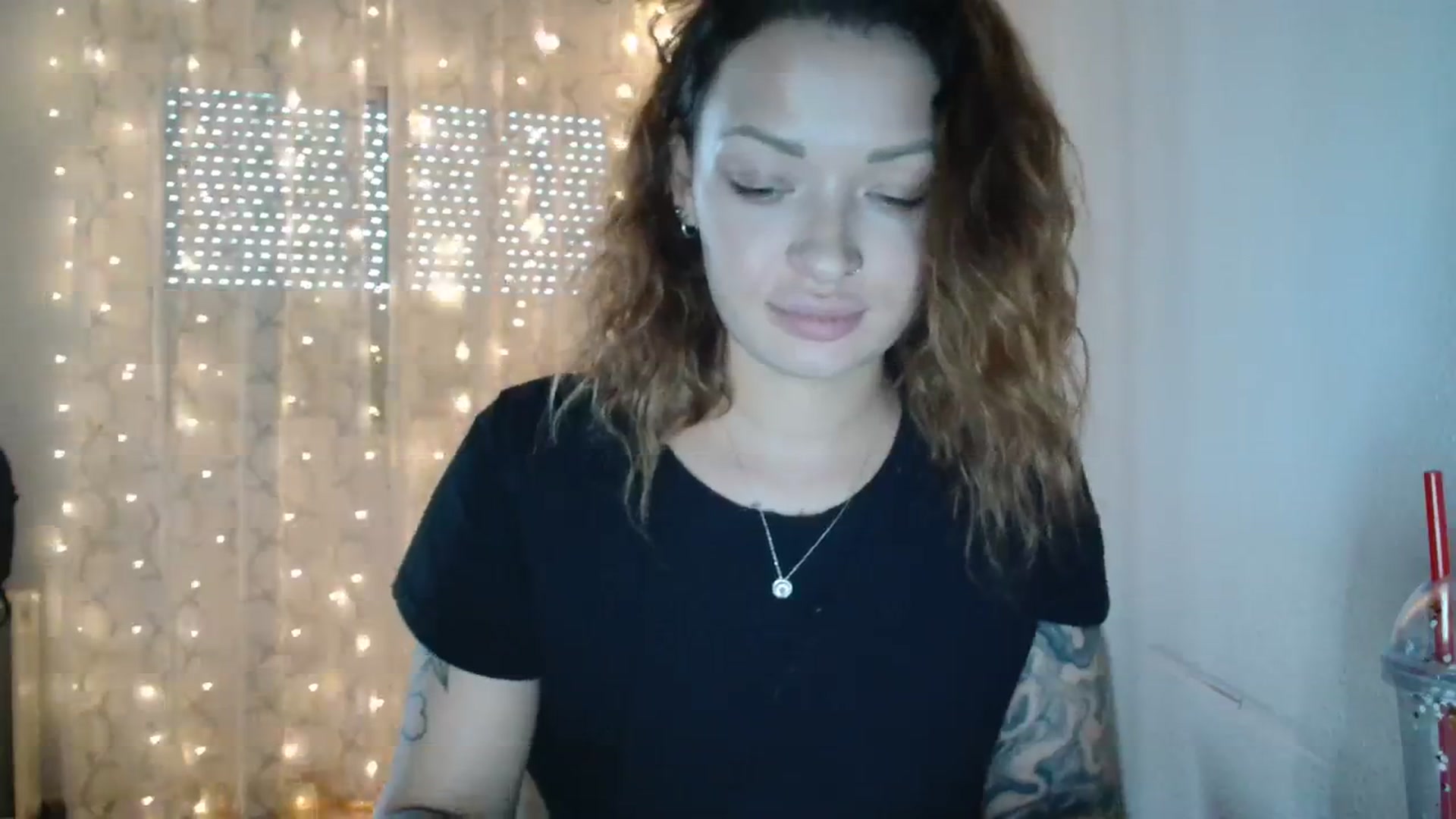 Gallery image thumbnail from Red_Ange1's myfreecams stream on, 01/08/2024, 17:01 image 19 of 20