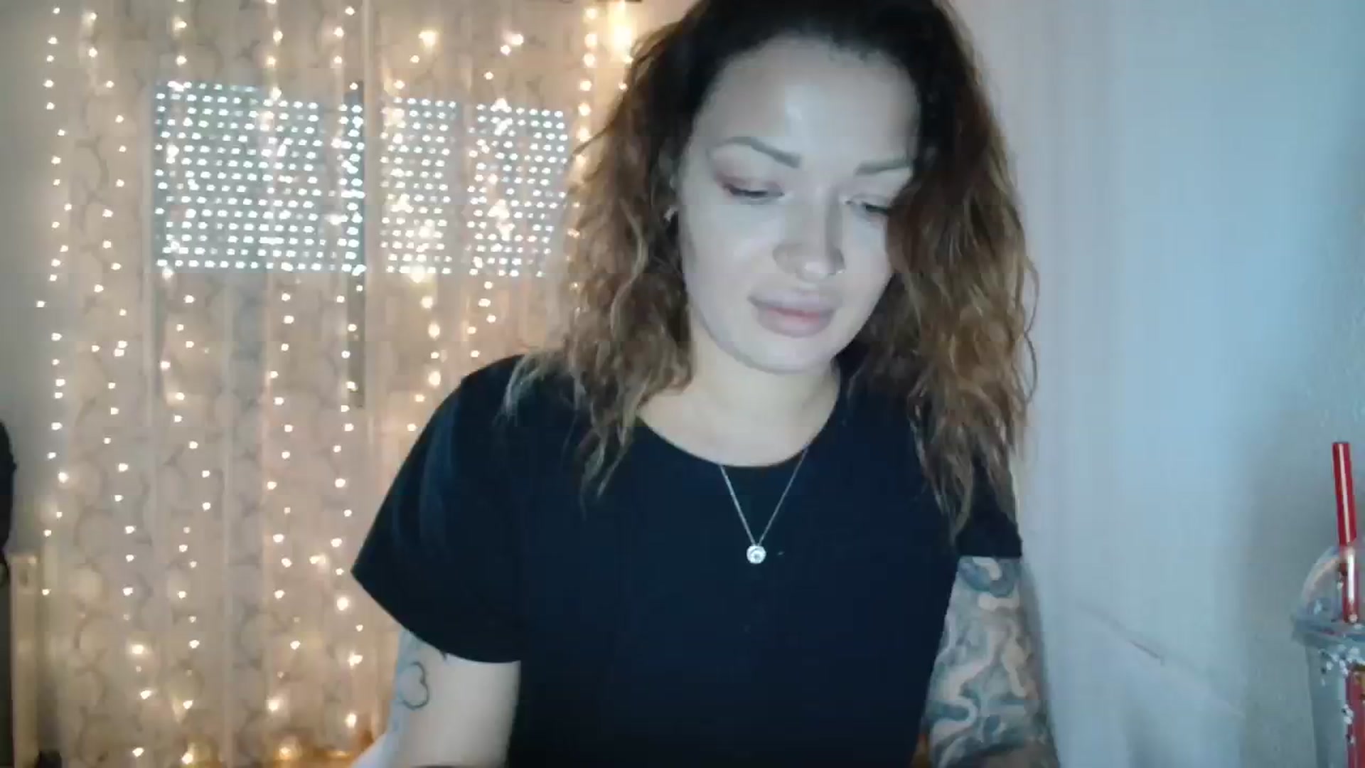 Gallery image thumbnail from Red_Ange1's myfreecams stream on, 01/08/2024, 17:01 image 18 of 20