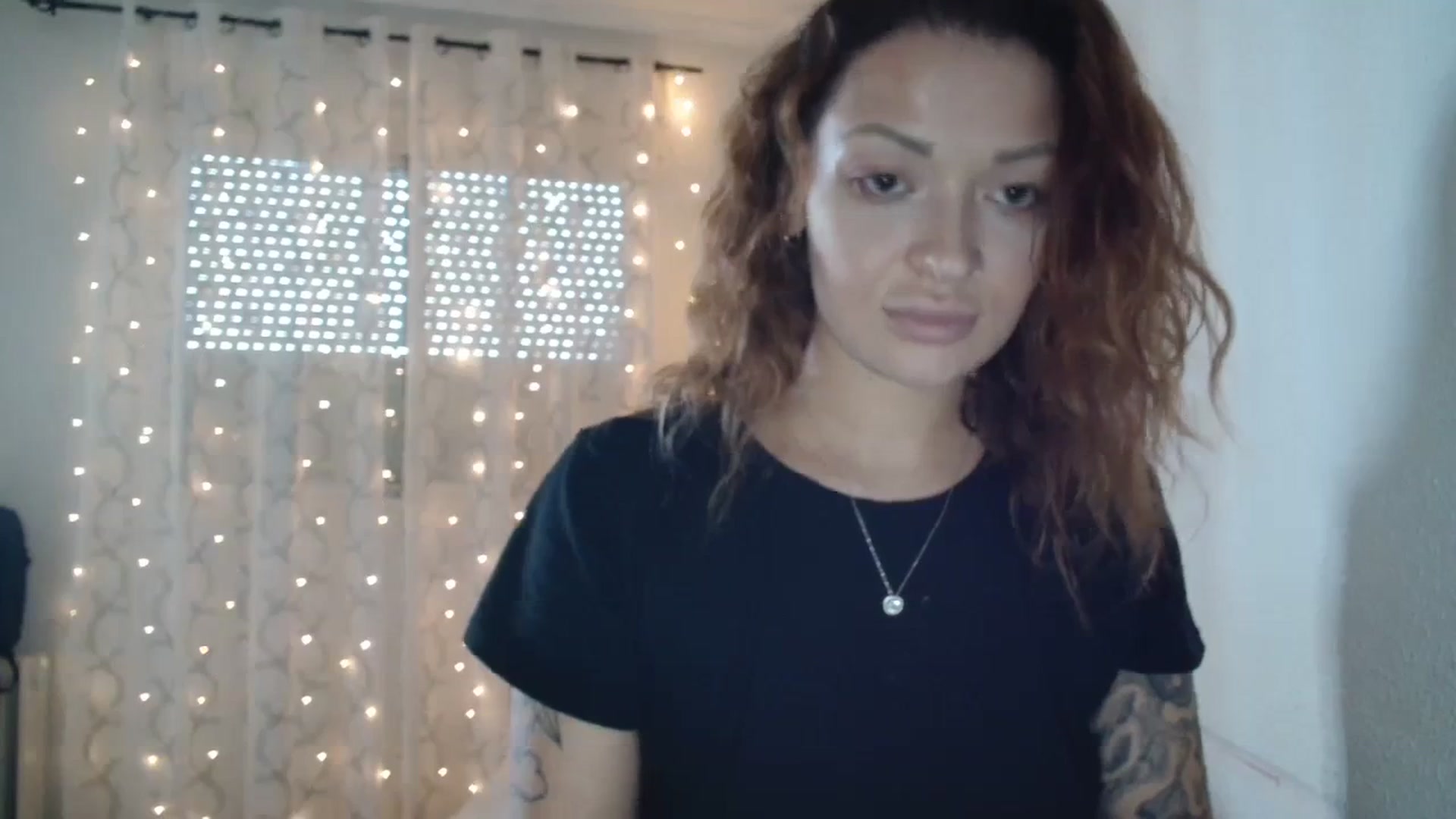 Gallery image thumbnail from Red_Ange1's myfreecams stream on, 01/08/2024, 17:01 image 9 of 20