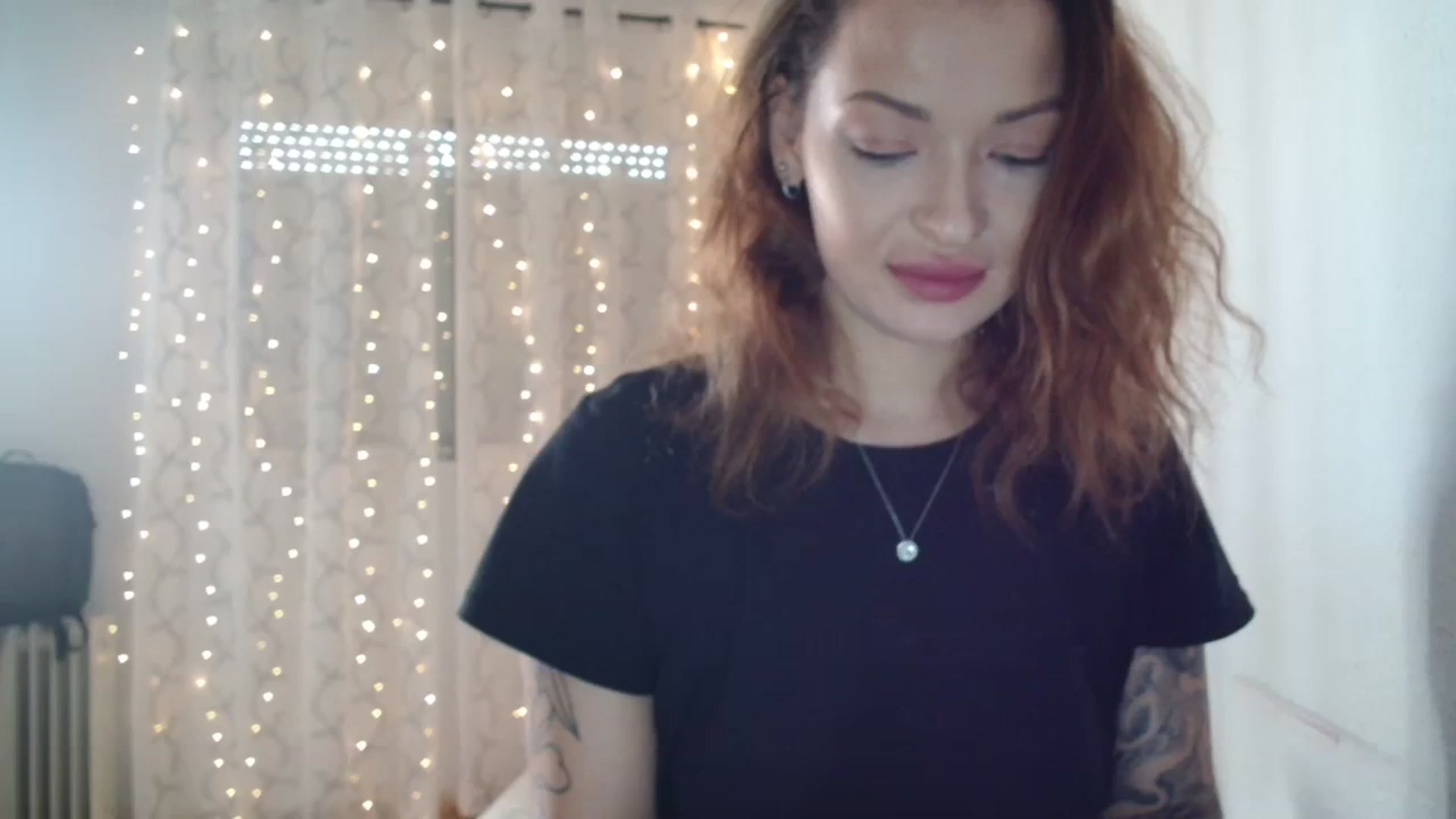 Gallery image thumbnail from Red_Ange1's myfreecams stream on, 01/10/2024, 14:30 image 16 of 20
