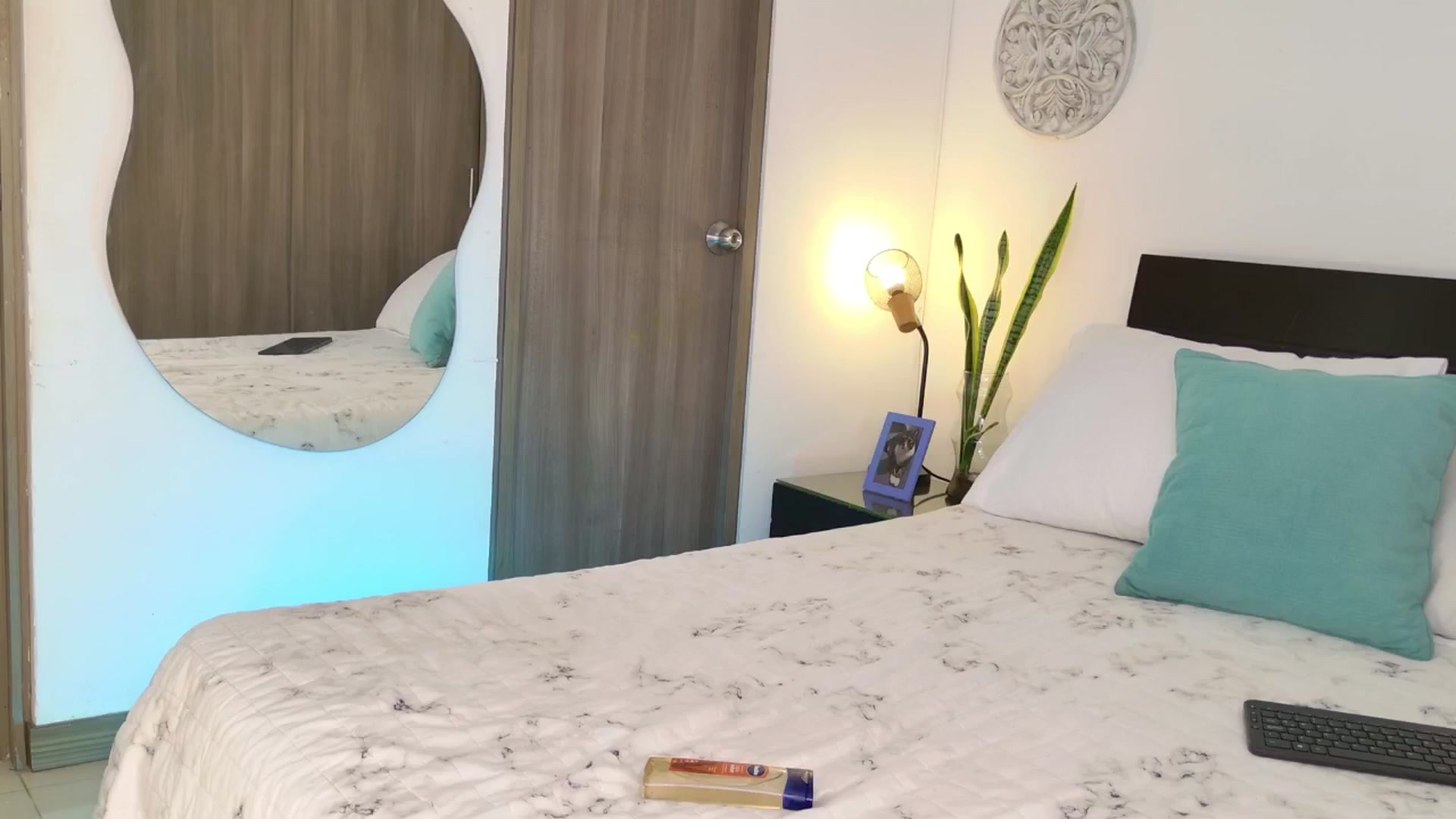 Gallery image thumbnail from Red_Aria's myfreecams stream on, 10/31/2025, 21:05 image 12 of 20