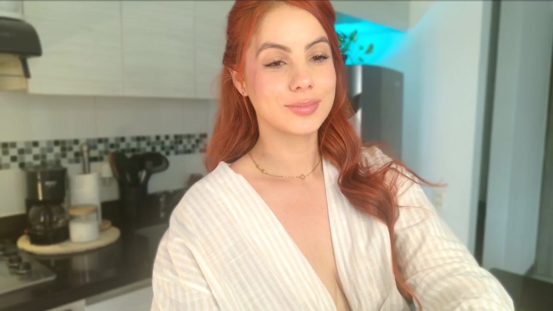 Gallery image thumbnail from Red_Aria's myfreecams stream on, 04/15/2026, 18:06 image 6 of 20