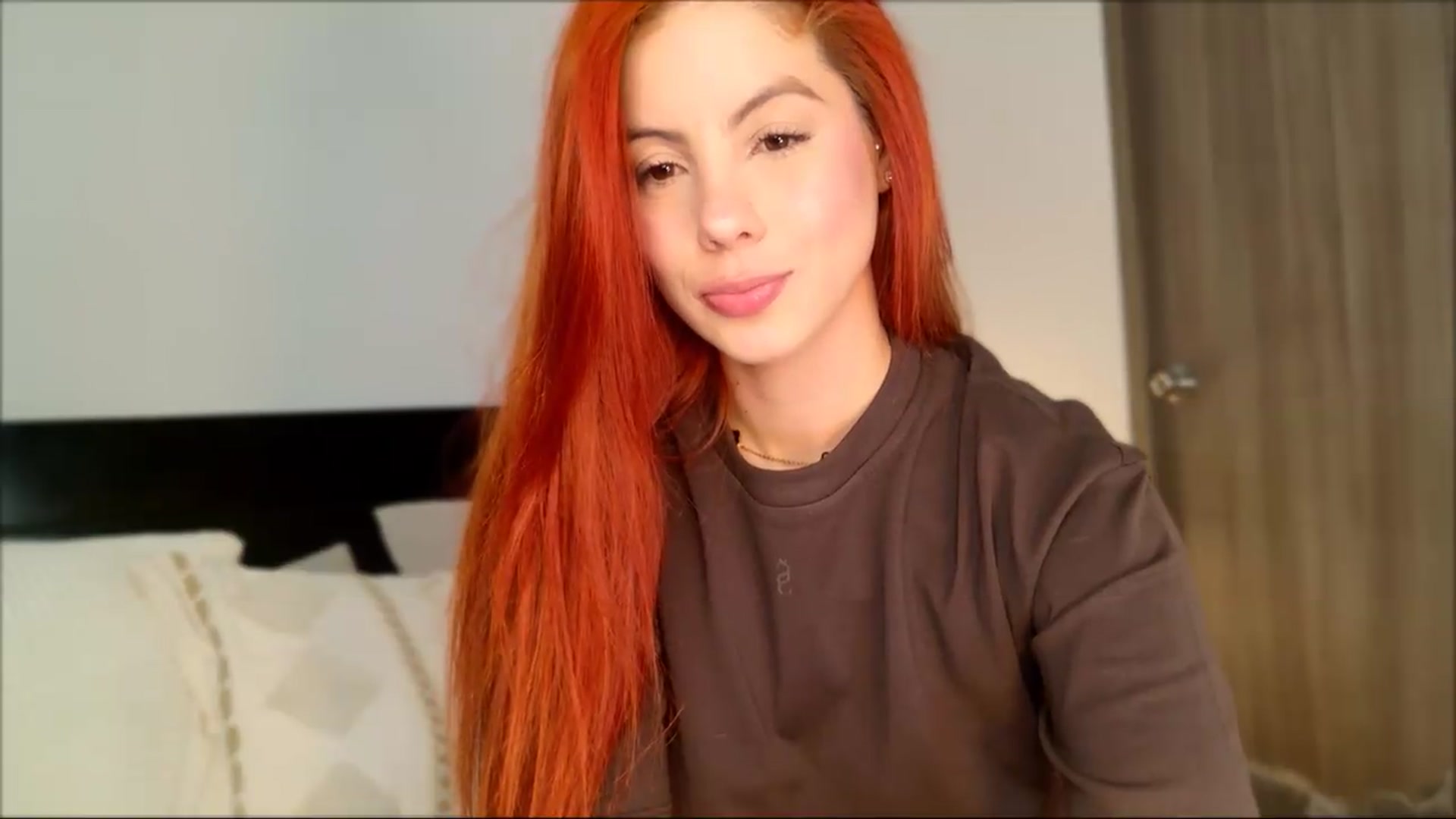 Gallery image thumbnail from Red_Aria's myfreecams stream on, 08/05/2026, 18:36 image 5 of 20
