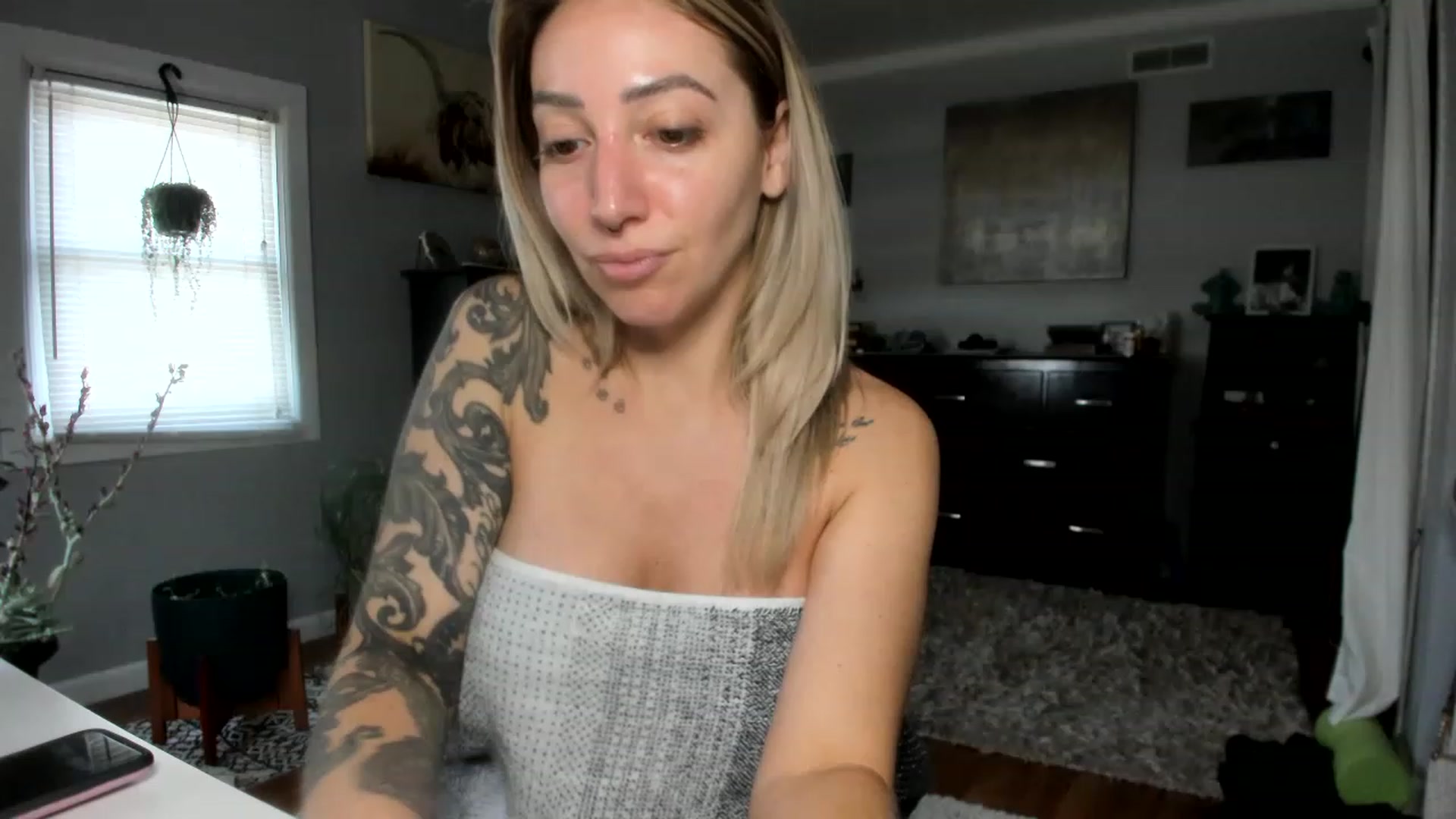 Gallery image thumbnail from Red_Chasten's myfreecams stream on, 12/02/2022, 16:53 image 9 of 20
