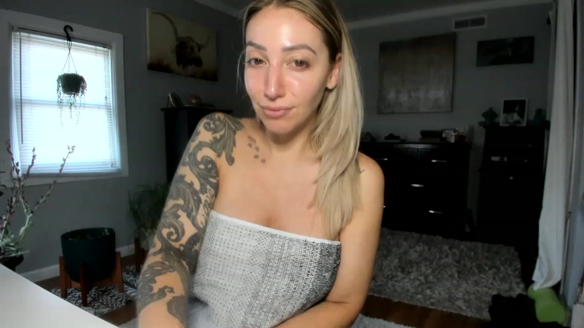Gallery image thumbnail from Red_Chasten's myfreecams stream on, 12/02/2022, 16:53 image 7 of 20