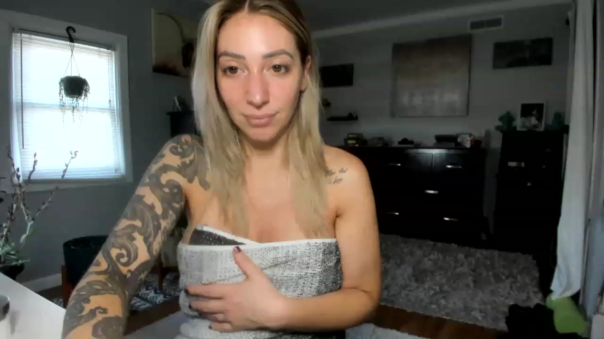 Gallery image thumbnail from Red_Chasten's myfreecams stream on, 12/02/2022, 16:53 image 4 of 20