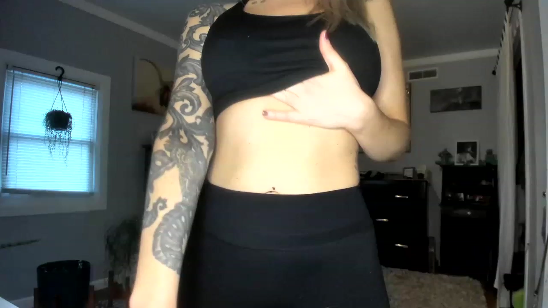 Gallery image thumbnail from Red_Chasten's myfreecams stream on, 12/05/2022, 23:06 image 5 of 20