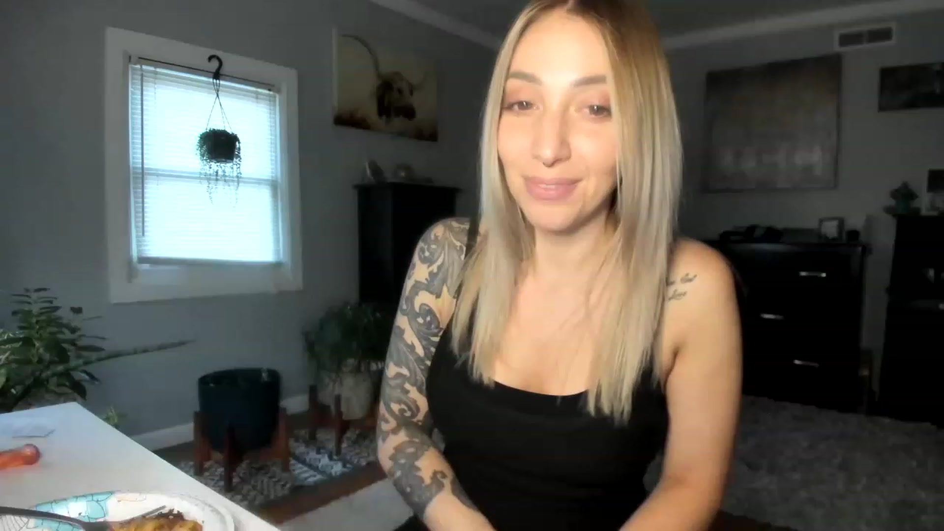 Gallery image thumbnail from Red_Chasten's myfreecams stream on, 12/05/2022, 23:06 image 1 of 20