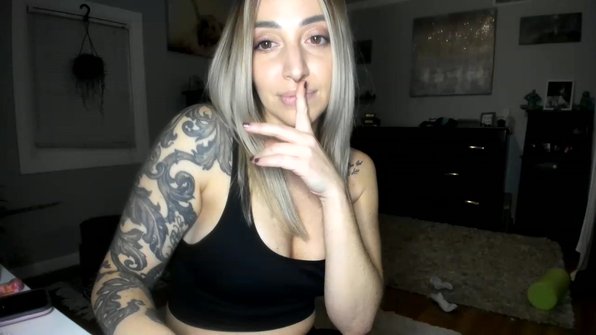 Gallery image thumbnail from Red_Chasten's myfreecams stream on, 12/05/2022, 23:06 image 17 of 20