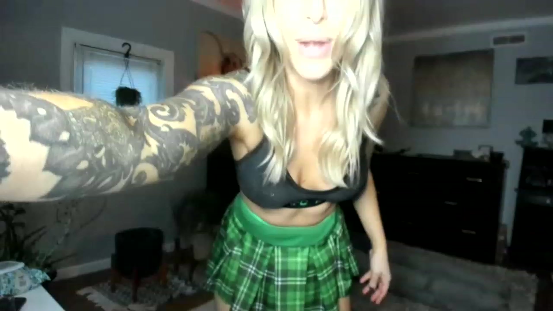 Gallery image thumbnail from Red_Chasten's myfreecams stream on, 12/09/2022, 21:56 image 17 of 20