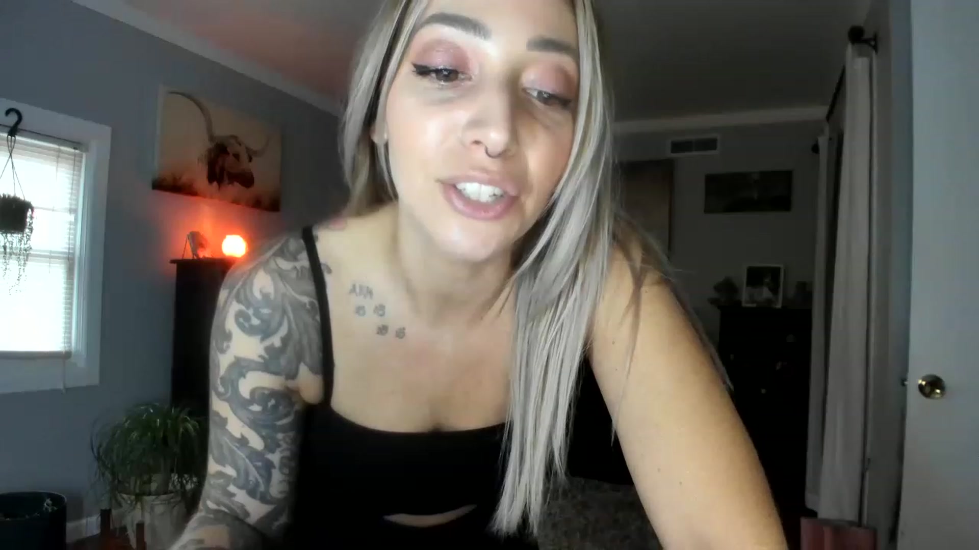 Gallery image thumbnail from Red_Chasten's myfreecams stream on, 12/16/2022, 15:58 image 10 of 20