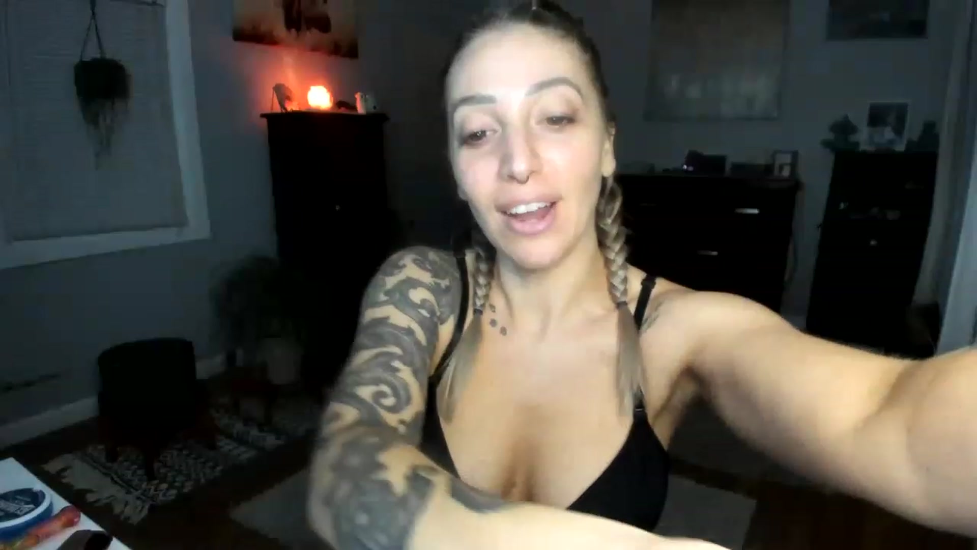 Gallery image thumbnail from Red_Chasten's myfreecams stream on, 12/19/2022, 23:20 image 12 of 20