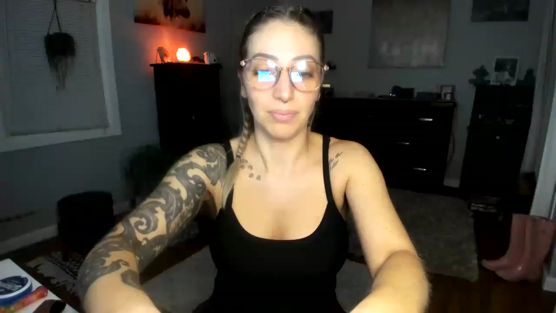 Gallery image thumbnail from Red_Chasten's myfreecams stream on, 12/19/2022, 23:20 image 18 of 20