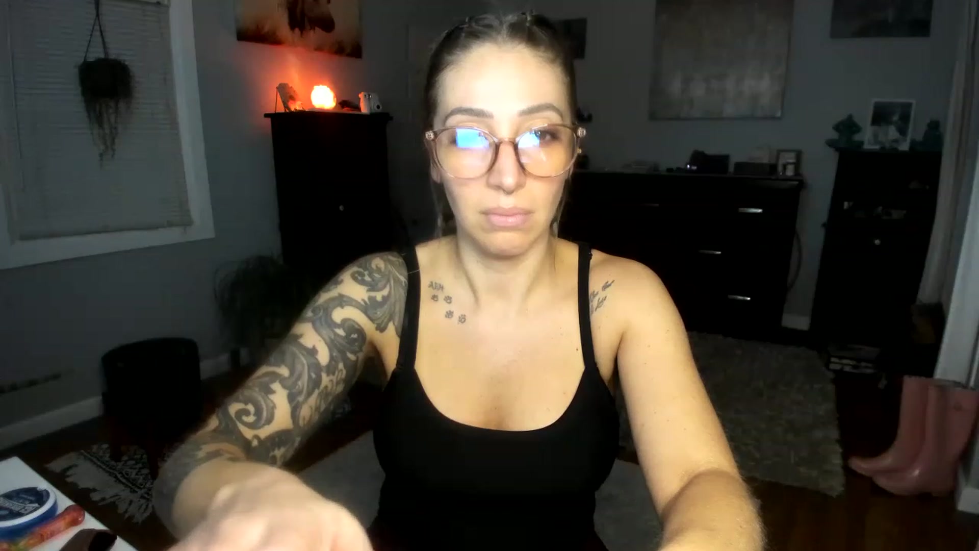 Gallery image thumbnail from Red_Chasten's myfreecams stream on, 12/19/2022, 23:20 image 17 of 20