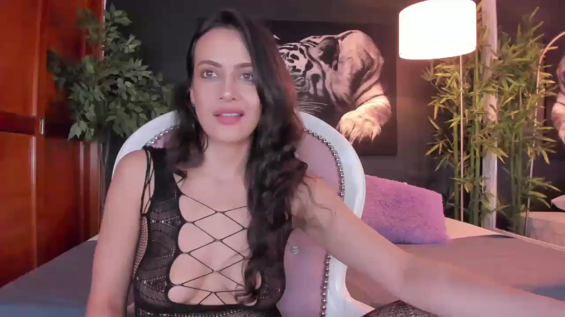 Gallery image thumbnail from Red_Flower203's myfreecams stream on, 04/01/2023, 18:21 image 17 of 20