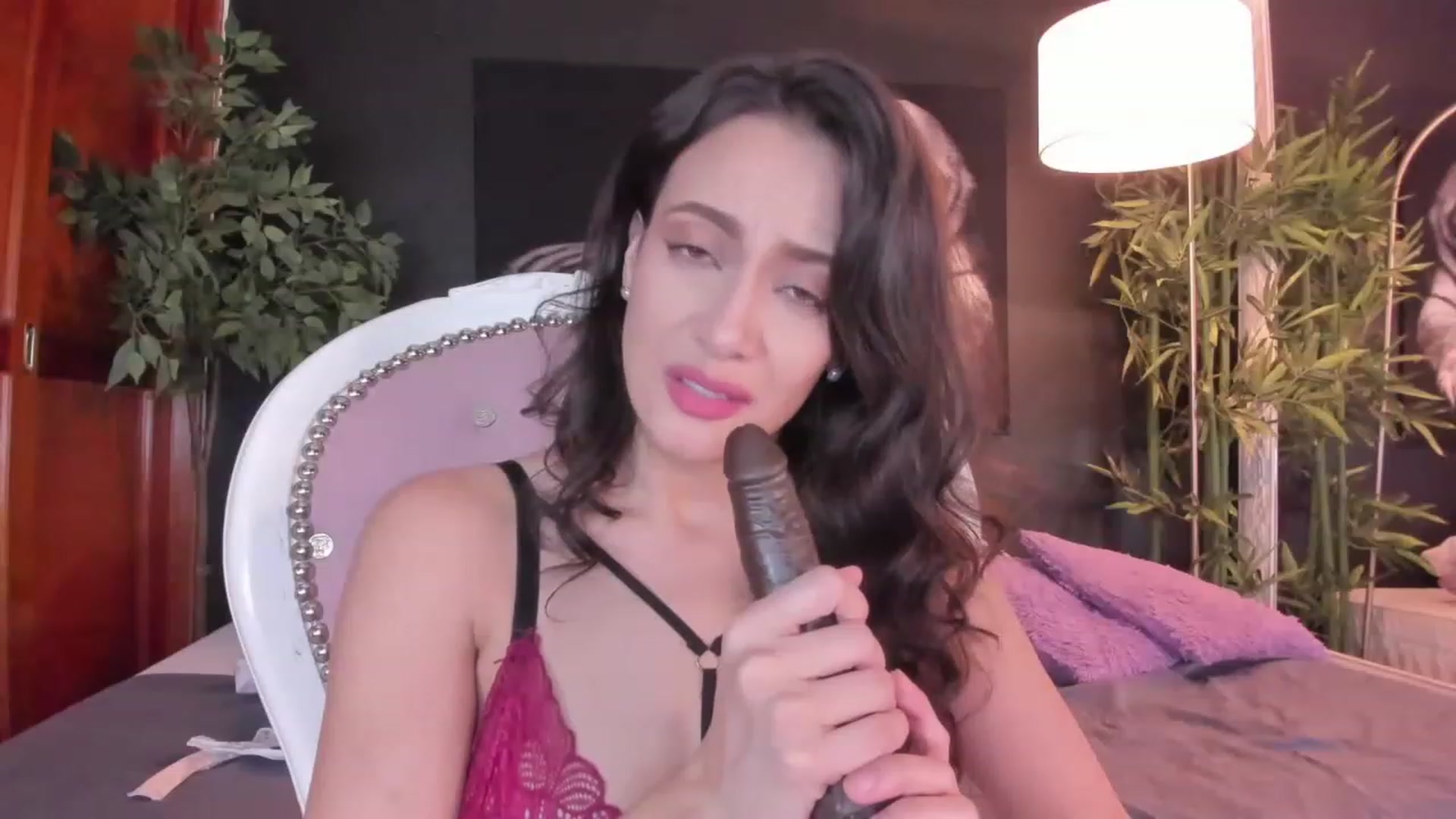 Gallery image thumbnail from Red_Flower203's myfreecams stream on, 05/20/2023, 22:06 image 17 of 20