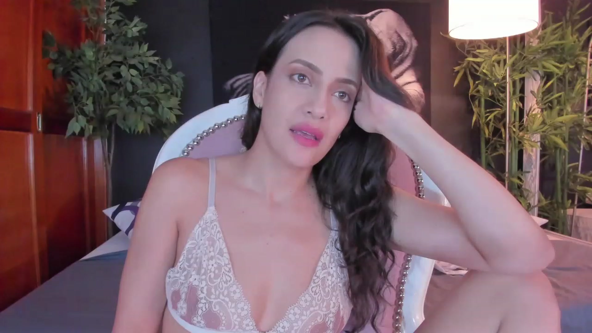 Gallery image thumbnail from Red_Flower203's myfreecams stream on, 06/01/2023, 21:22 image 19 of 20