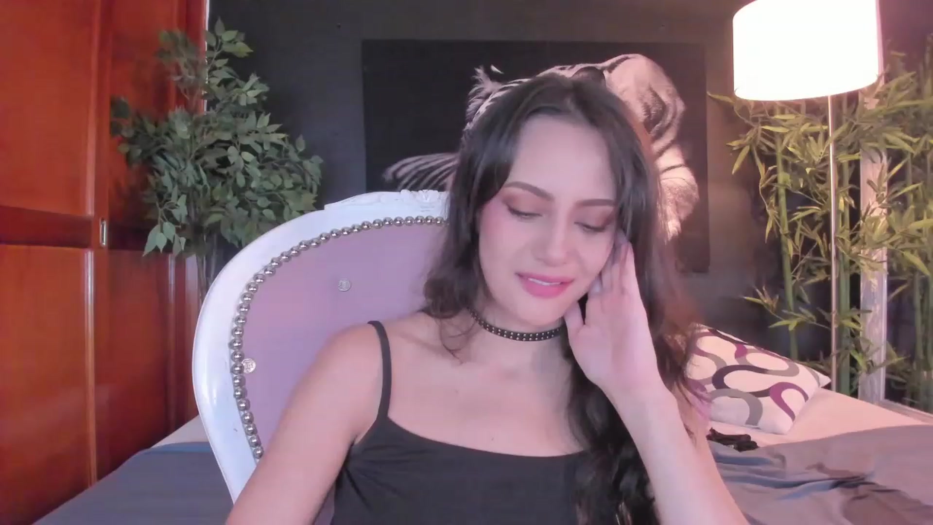 Gallery image thumbnail from Red_Flower203's myfreecams stream on, 06/03/2023, 19:38 image 10 of 20