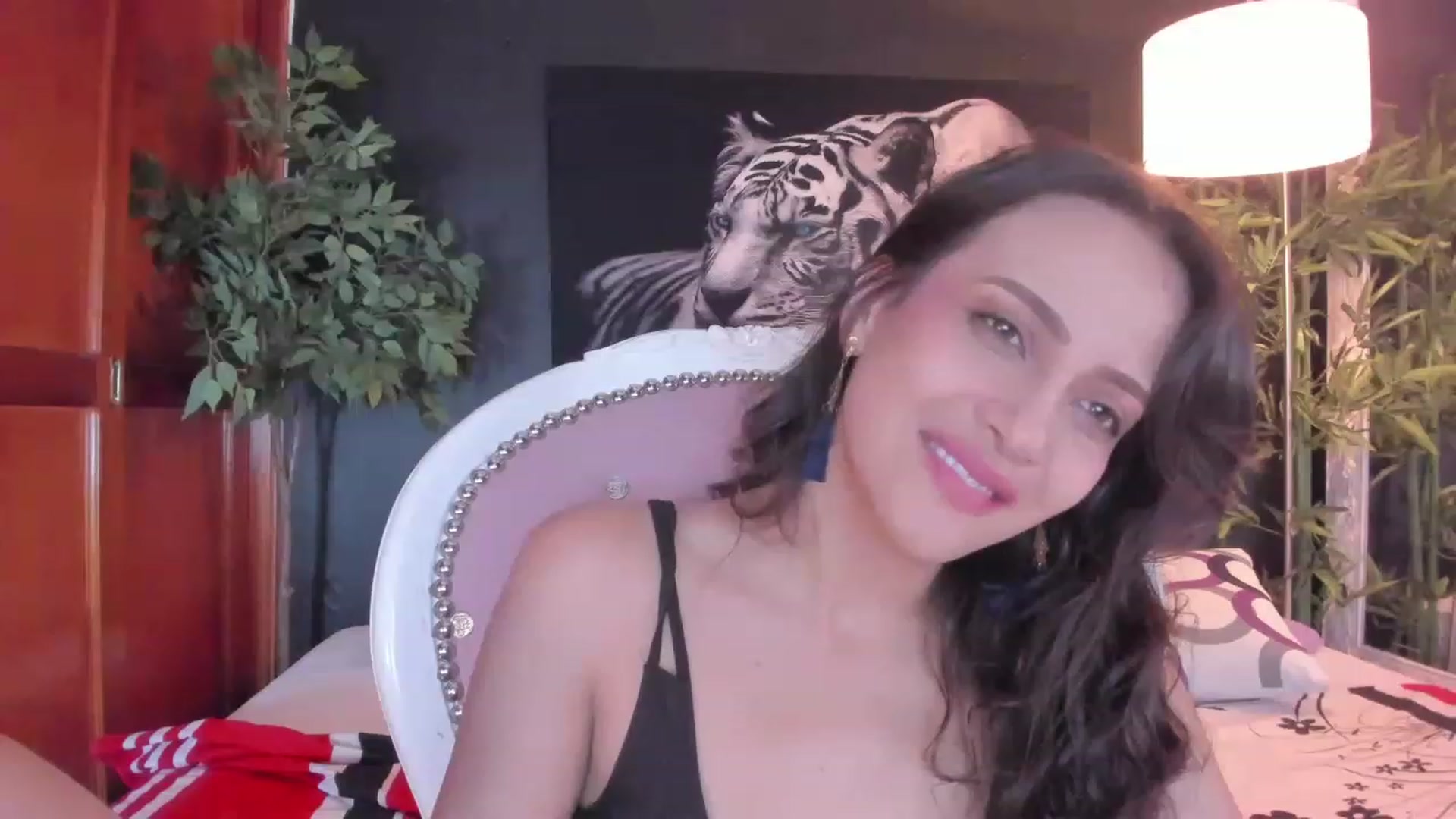 Gallery image thumbnail from Red_Flower203's myfreecams stream on, 06/05/2023, 20:30 image 13 of 20