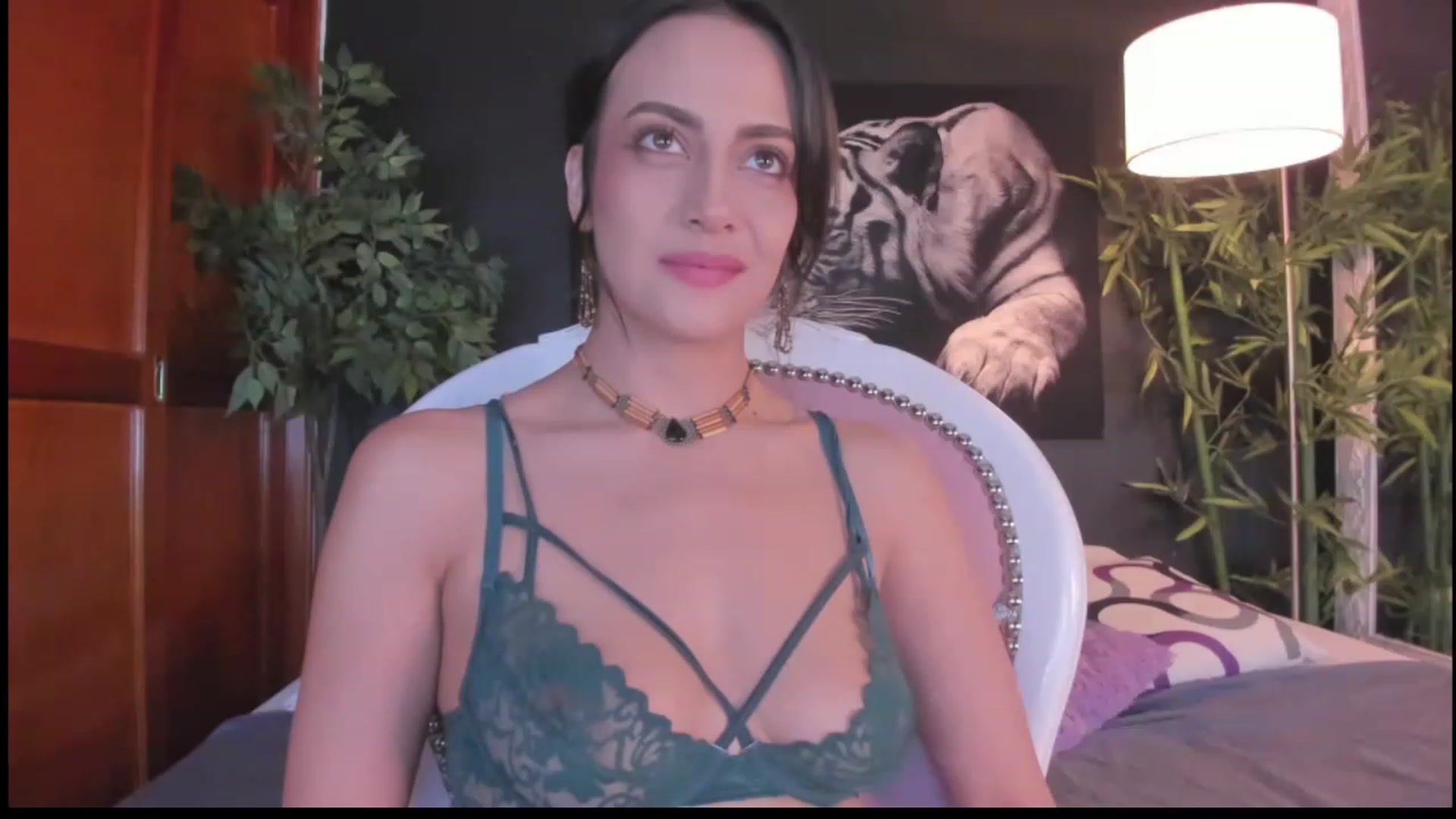 Gallery image thumbnail from Red_Flower203's myfreecams stream on, 06/16/2023, 19:34 image 4 of 20