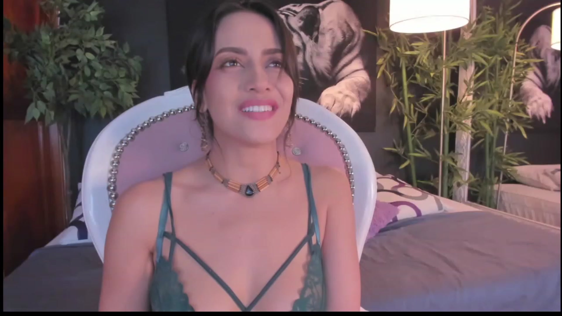 Gallery image thumbnail from Red_Flower203's myfreecams stream on, 06/16/2023, 19:34 image 11 of 20