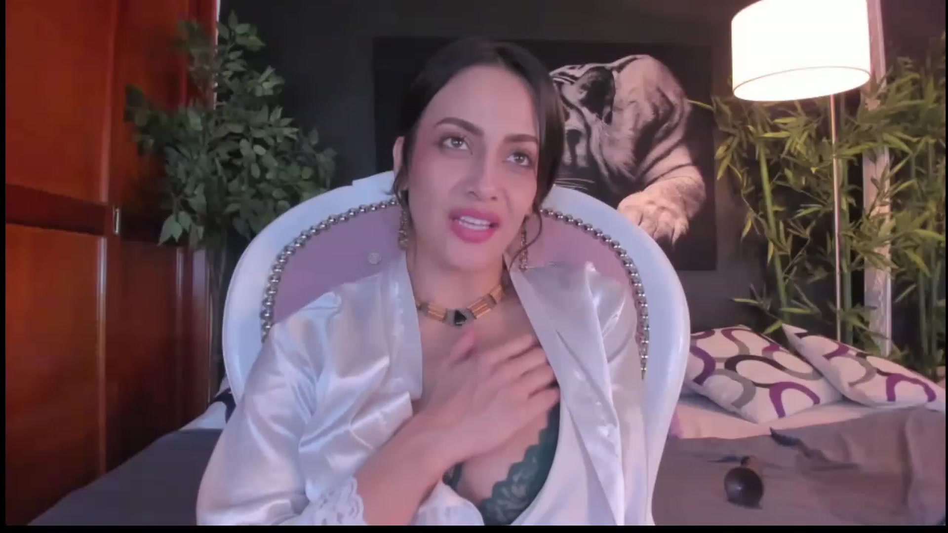 Gallery image thumbnail from Red_Flower203's myfreecams stream on, 06/16/2023, 21:36 image 20 of 20
