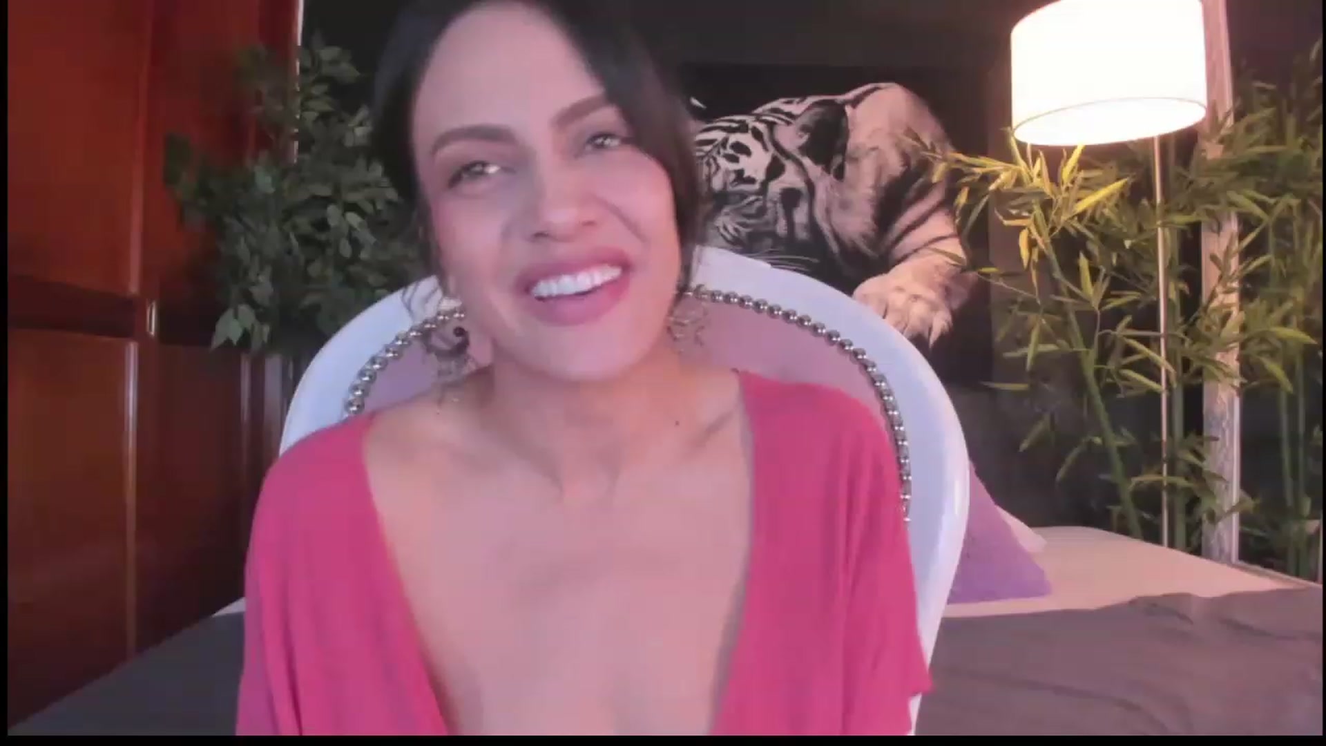Gallery image thumbnail from Red_Flower203's myfreecams stream on, 06/19/2023, 19:54 image 18 of 20