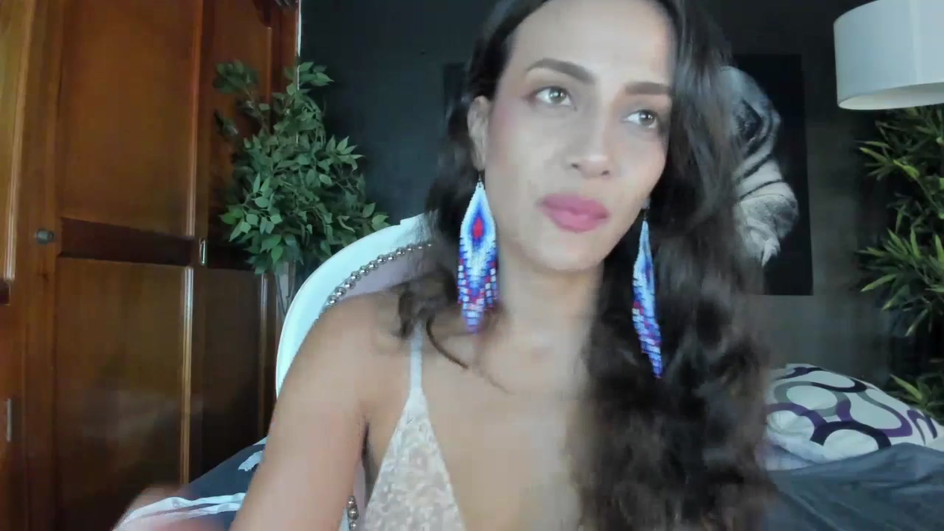 Gallery image thumbnail from Red_Flower203's myfreecams stream on, 07/06/2023, 21:43 image 13 of 20