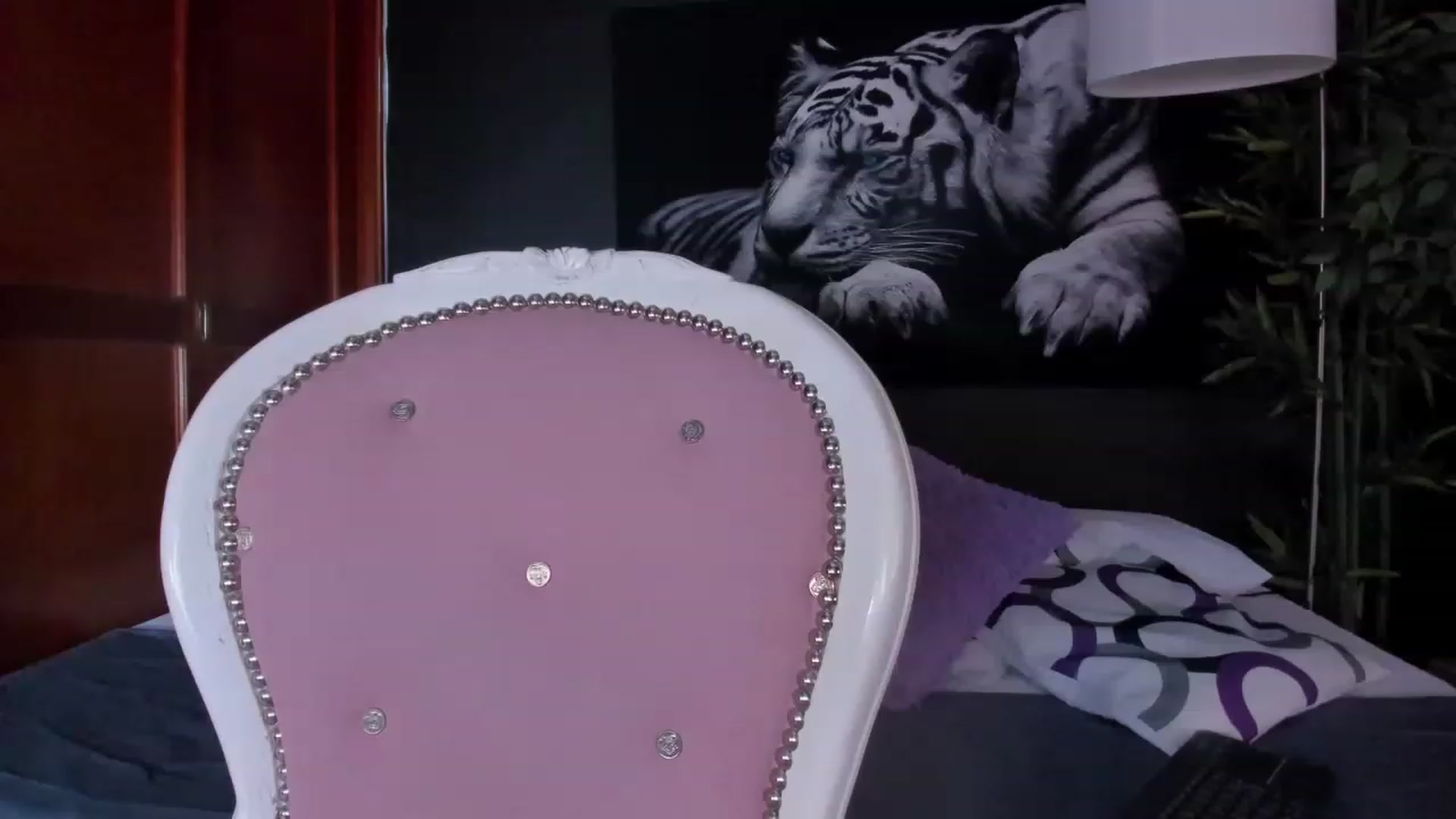 Gallery image thumbnail from Red_Flower203's myfreecams stream on, 07/13/2023, 19:51 image 12 of 20