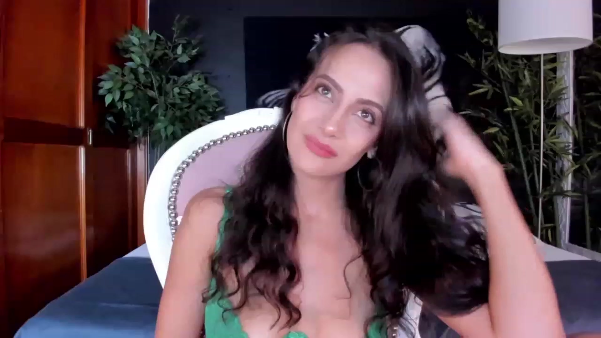 Gallery image thumbnail from Red_Flower203's myfreecams stream on, 07/19/2023, 19:01 image 3 of 20