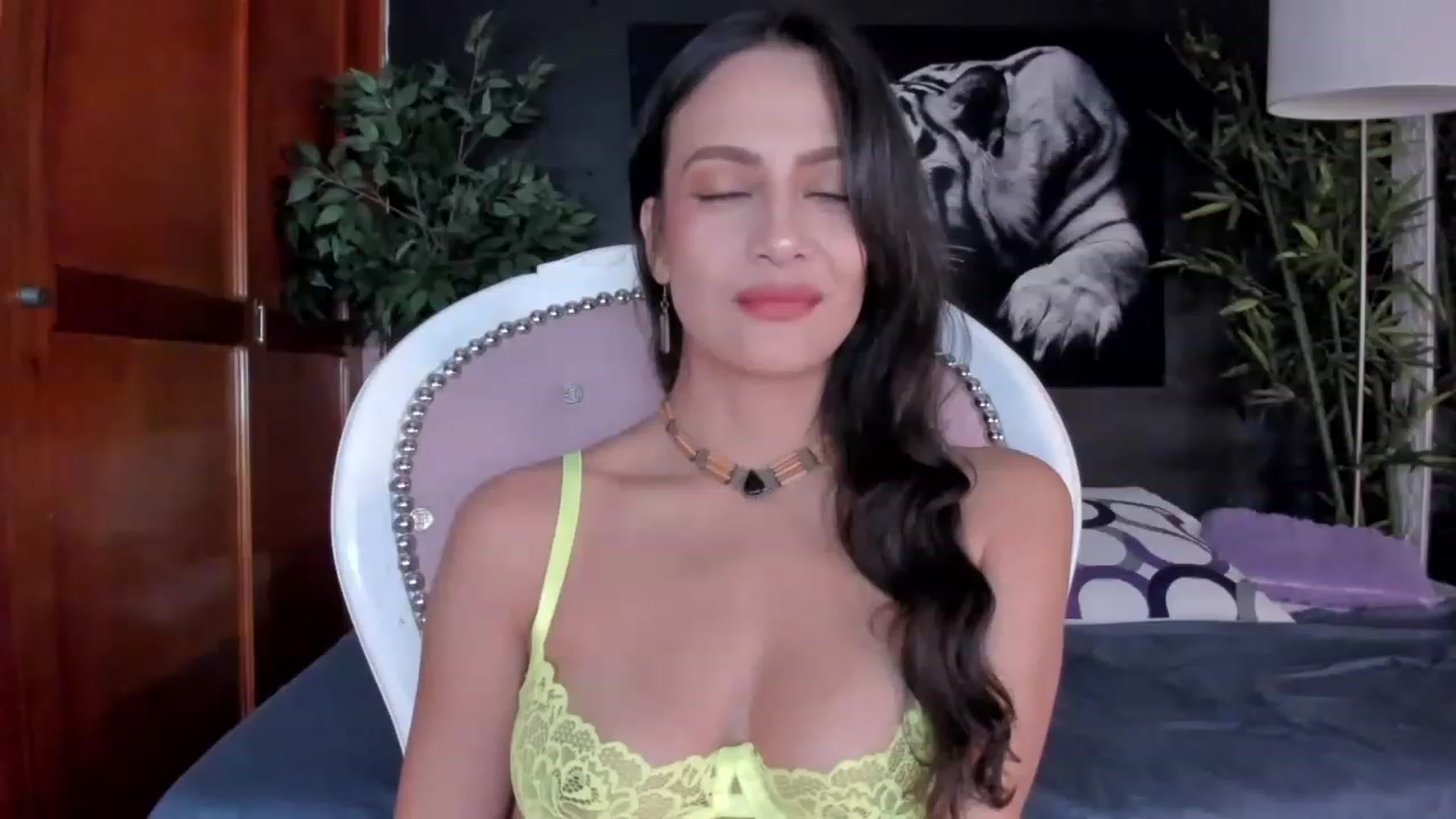 Gallery image thumbnail from Red_Flower203's myfreecams stream on, 07/21/2023, 18:16 image 8 of 20