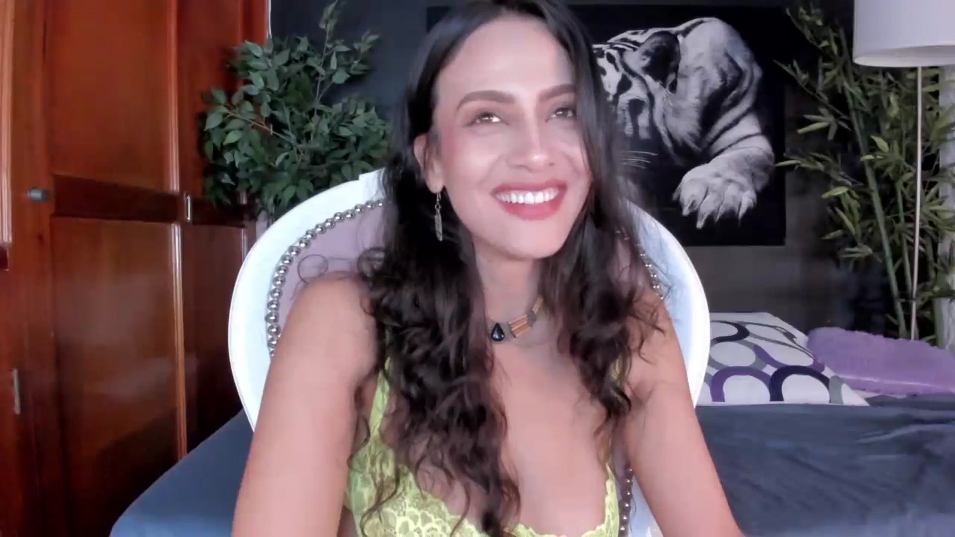 Gallery image thumbnail from Red_Flower203's myfreecams stream on, 07/21/2023, 19:05 image 15 of 20