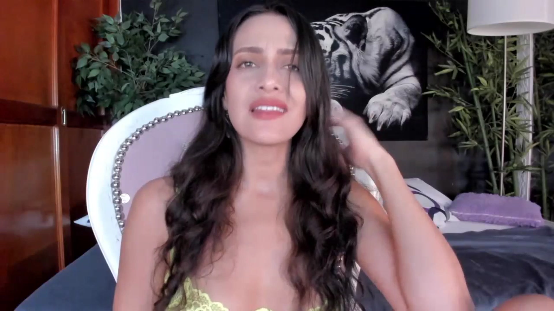 Gallery image thumbnail from Red_Flower203's myfreecams stream on, 07/21/2023, 21:41 image 14 of 20