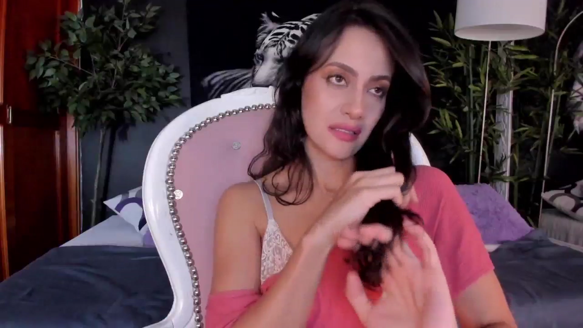 Gallery image thumbnail from Red_Flower203's myfreecams stream on, 08/11/2023, 22:42 image 11 of 20