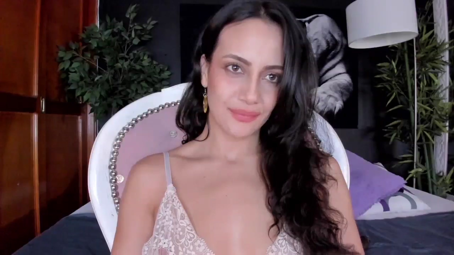 Gallery image thumbnail from Red_Flower203's myfreecams stream on, 09/19/2023, 20:55 image 19 of 20