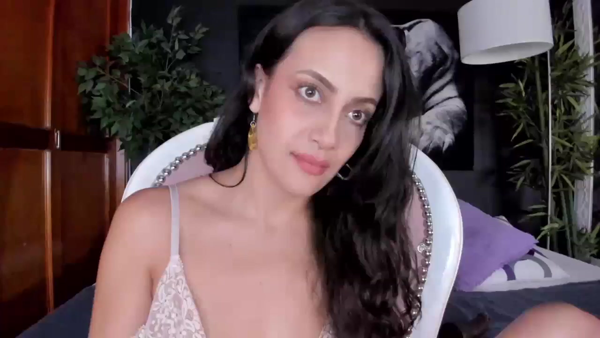 Gallery image thumbnail from Red_Flower203's myfreecams stream on, 09/19/2023, 21:30 image 1 of 20