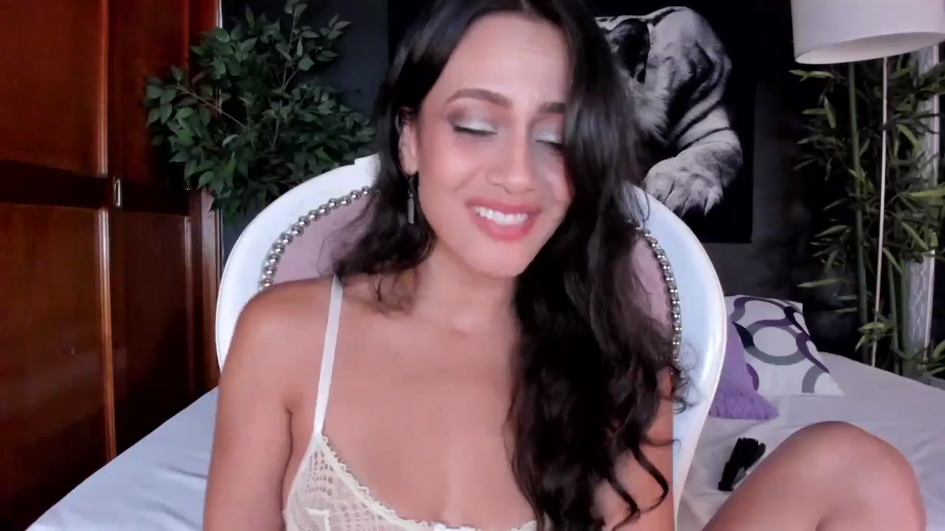 Gallery image thumbnail from Red_Flower203's myfreecams stream on, 10/07/2023, 23:40 image 5 of 20