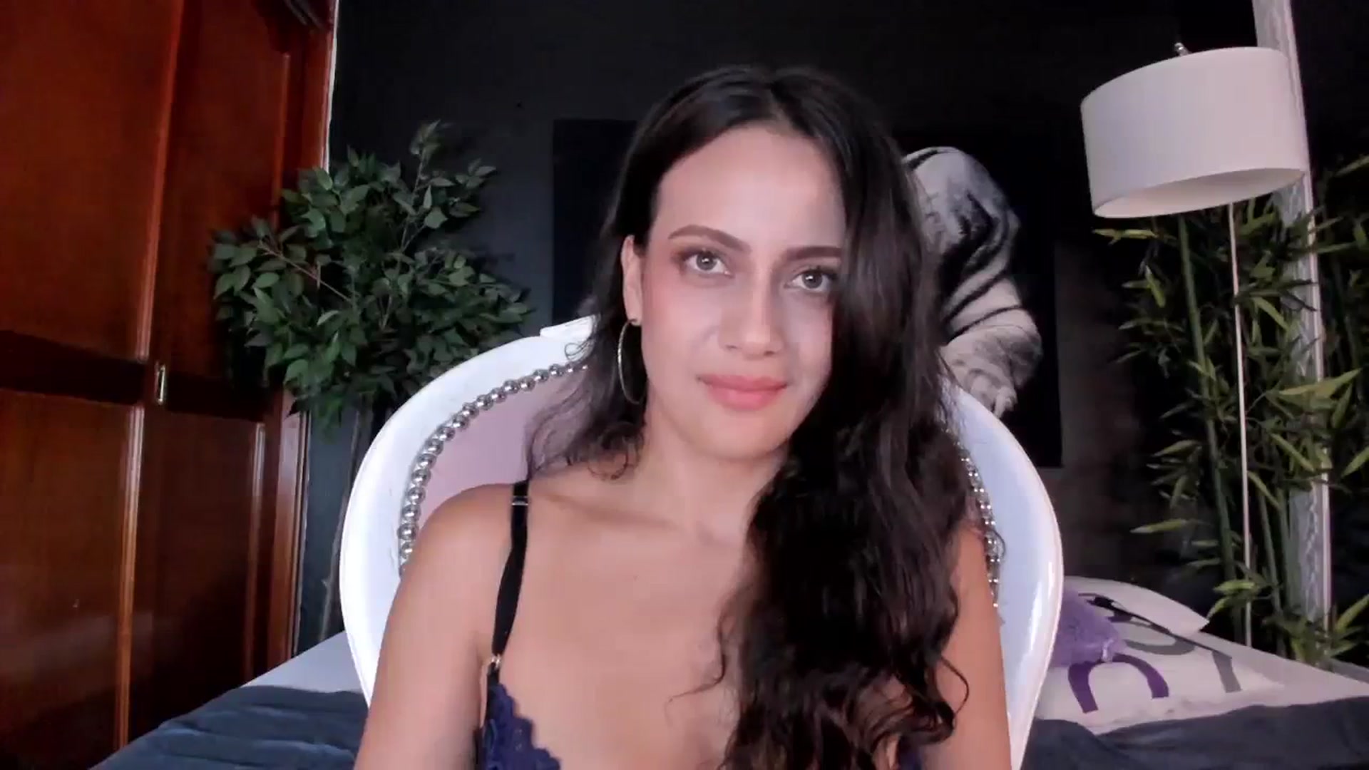 Gallery image thumbnail from Red_Flower203's myfreecams stream on, 10/19/2023, 23:17 image 11 of 20