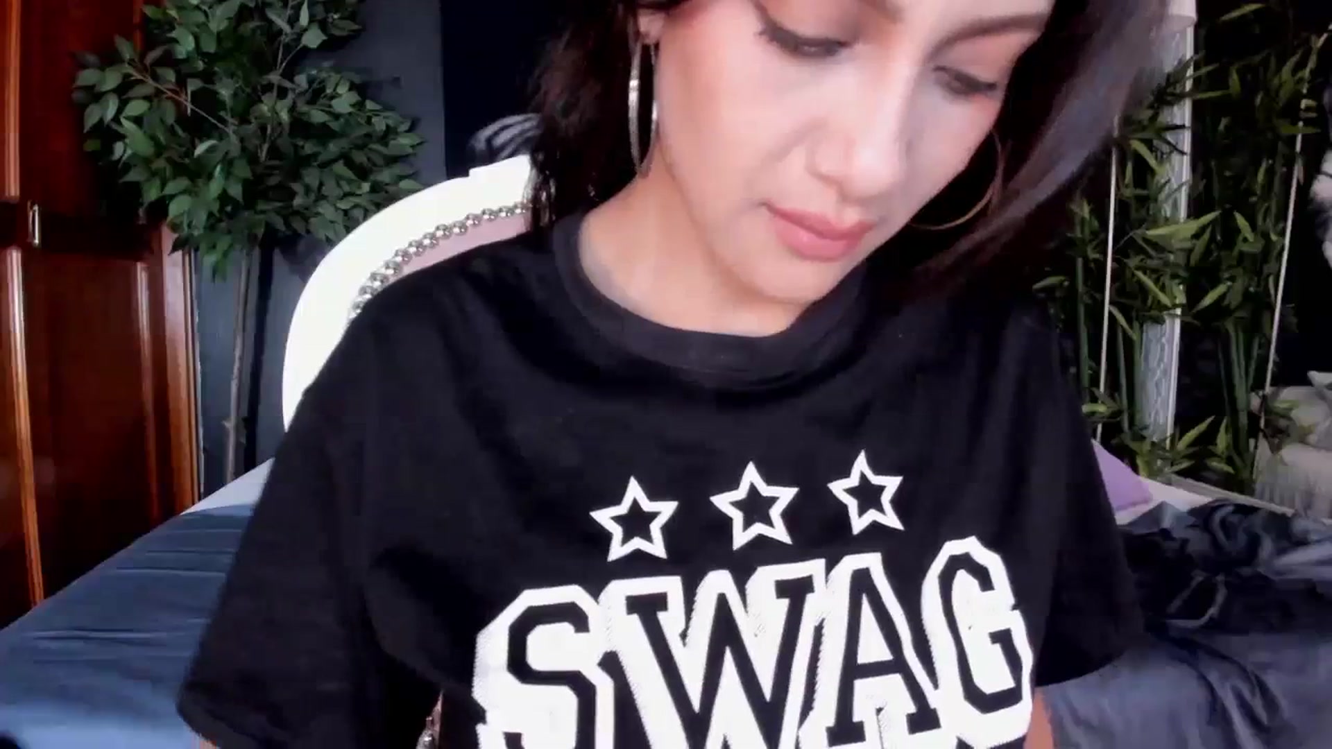 Gallery image thumbnail from Red_Flower203's myfreecams stream on, 10/20/2023, 22:46 image 16 of 20