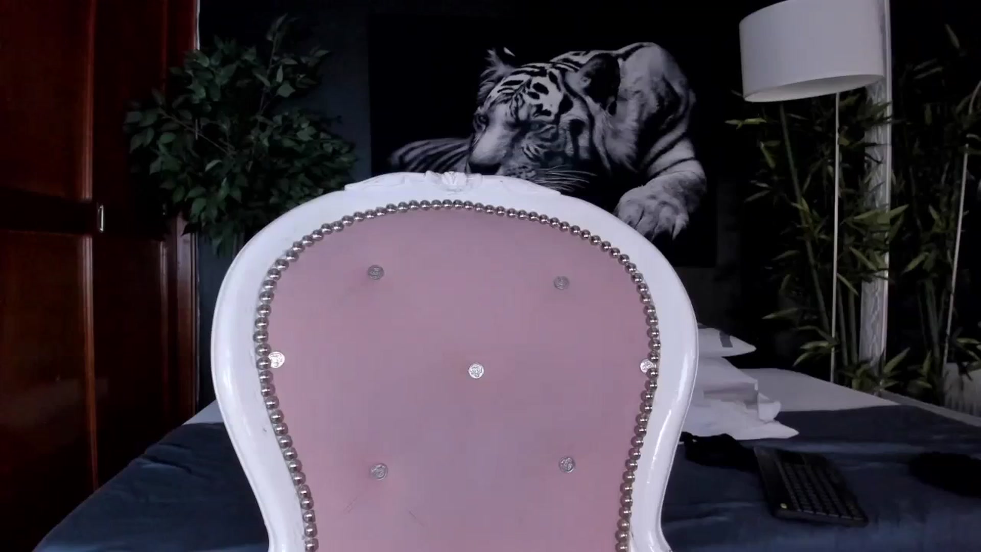 Gallery image thumbnail from Red_Flower203's myfreecams stream on, 10/30/2023, 23:08 image 6 of 20