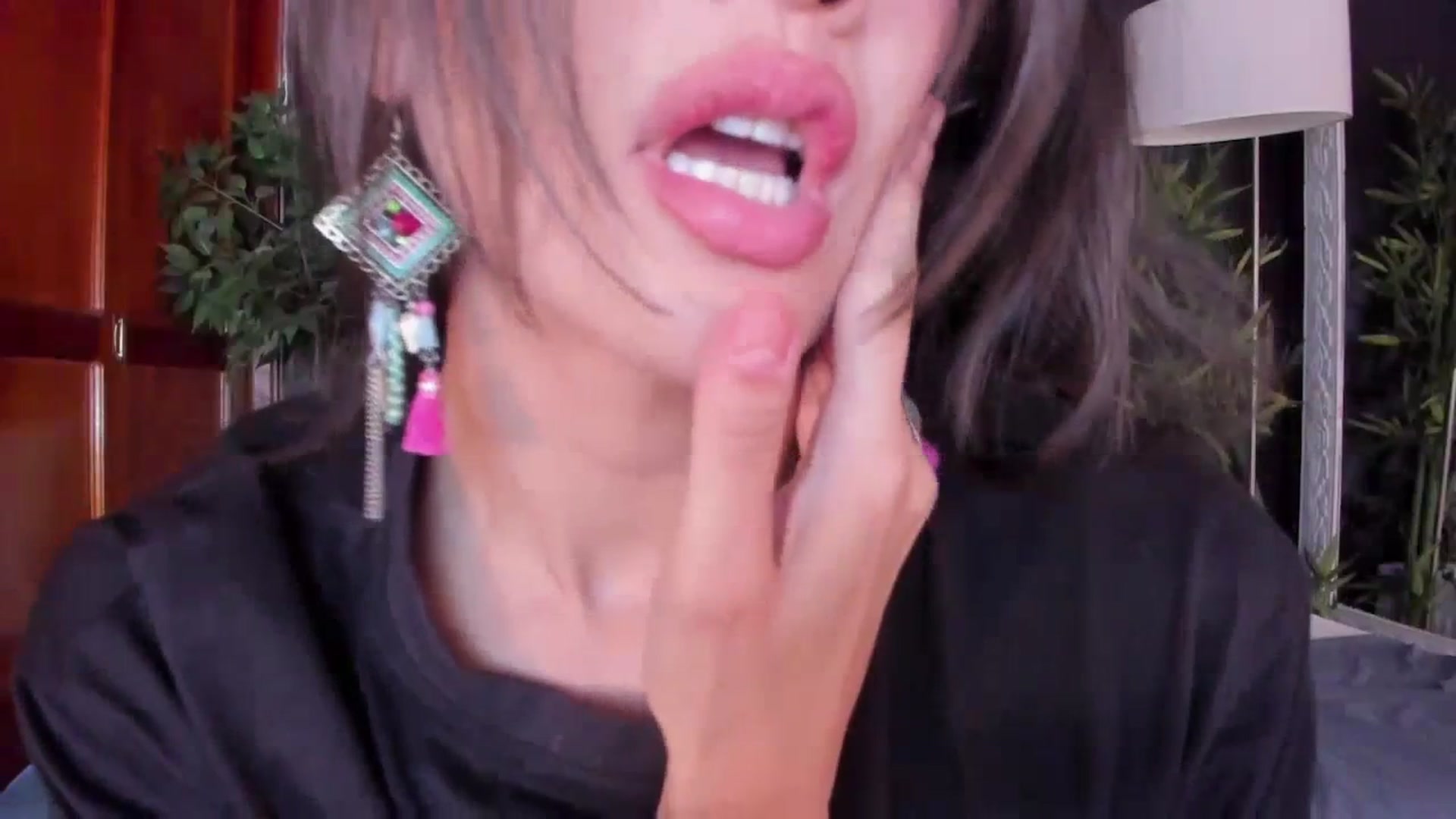 Gallery image thumbnail from Red_Flower203's myfreecams stream on, 11/27/2023, 20:15 image 7 of 20
