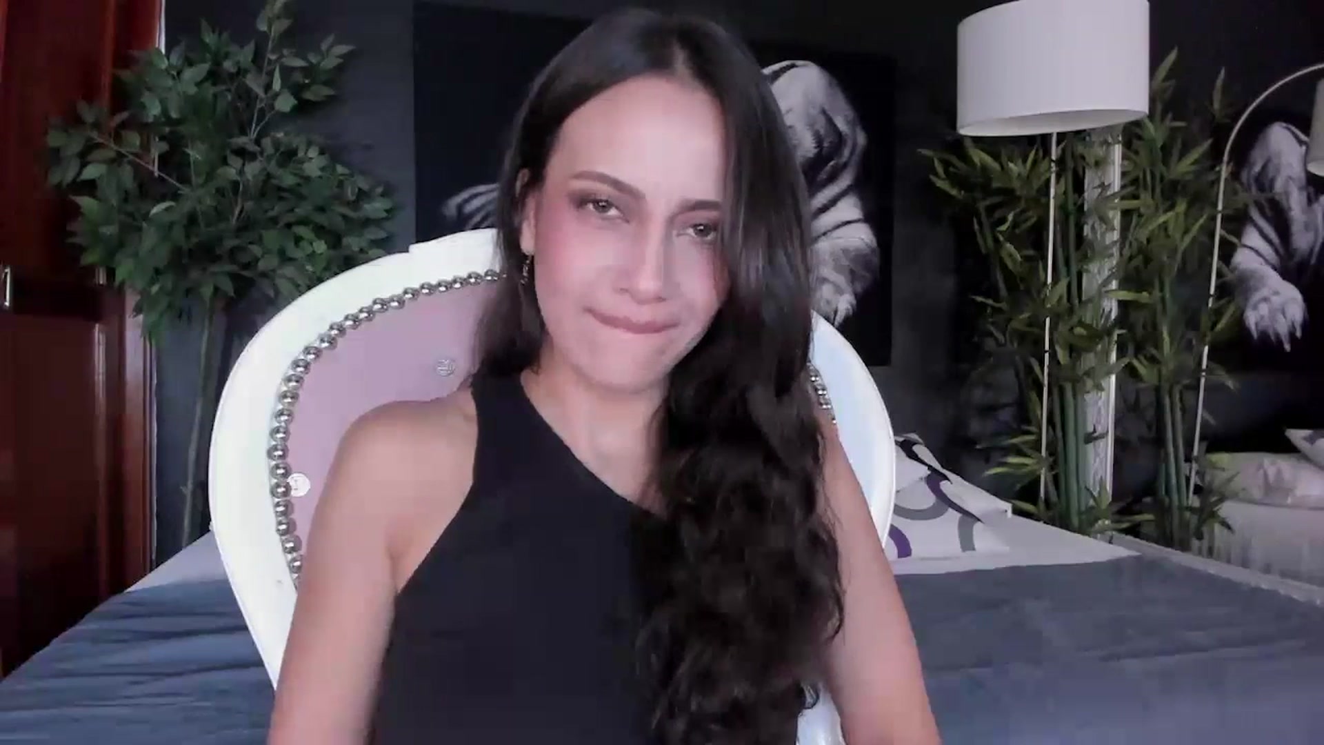 Gallery image thumbnail from Red_Flower203's myfreecams stream on, 12/07/2023, 18:24 image 4 of 20